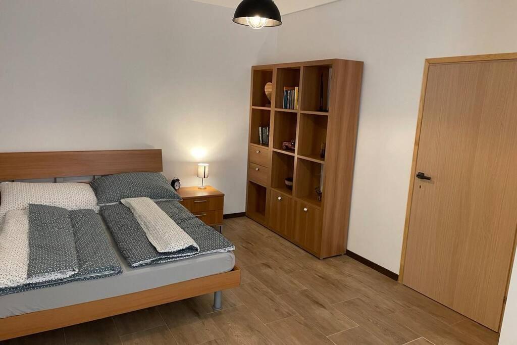 Newly Renovated 2 Rooms Apartment Downtown Nitra Exteriör bild